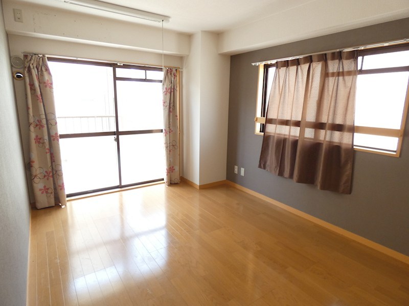 レジデンス富美浜 リビング