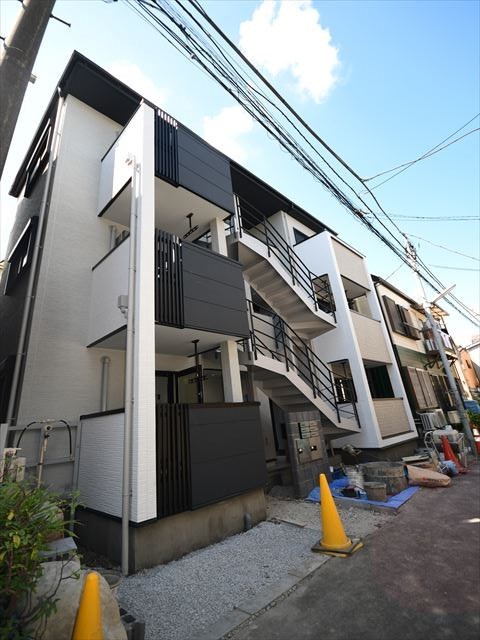 アッヴェニーレ 外観