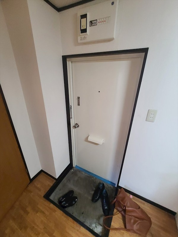 コーポマルナカ 玄関