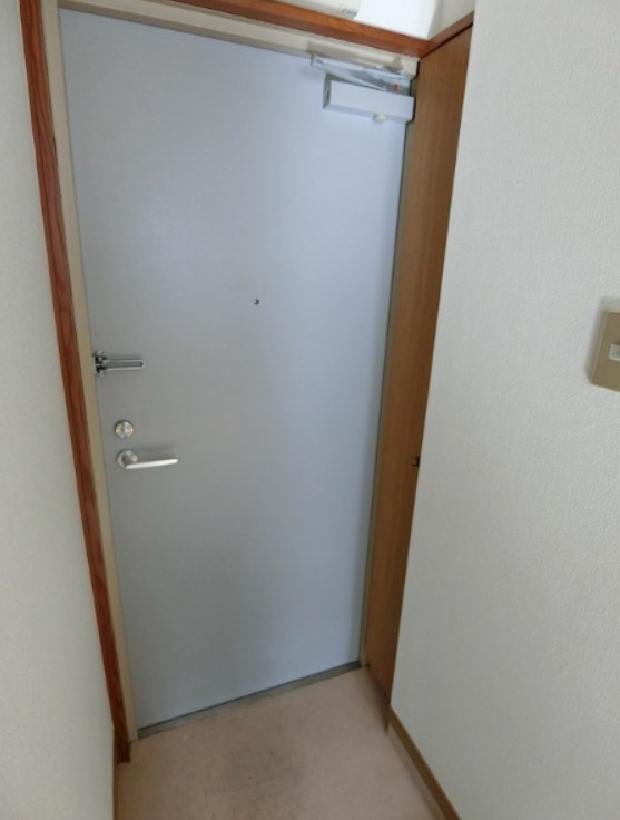 ハイツヨネダ 玄関