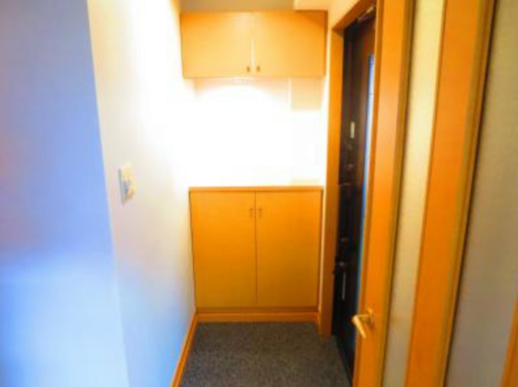 エヌユービル 玄関