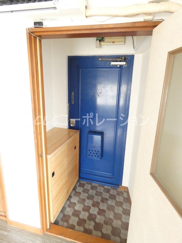 中居町コーポ 玄関