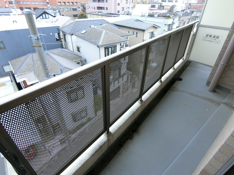 サル・ドュ・セジュール ベランダ