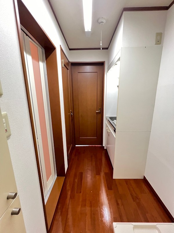 メゾン石神白山  玄関