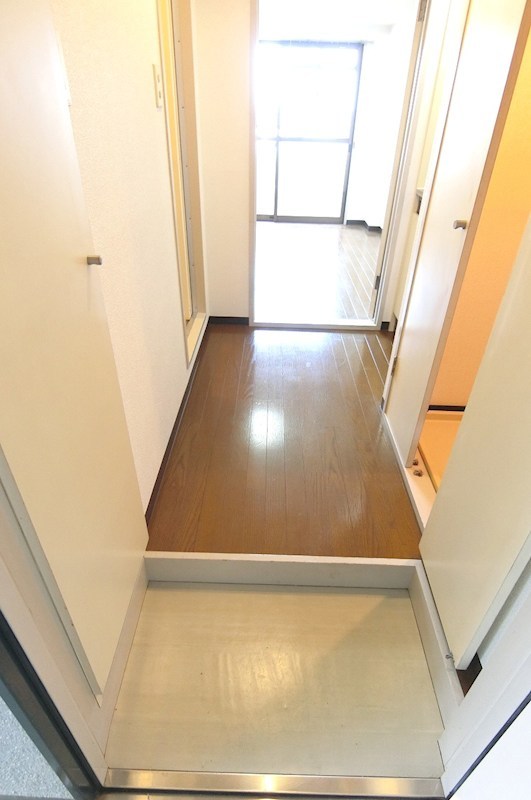 瑞江マキノビル 玄関