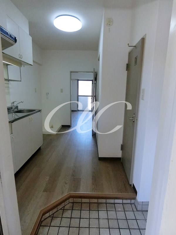 第六日東ハイツ  玄関