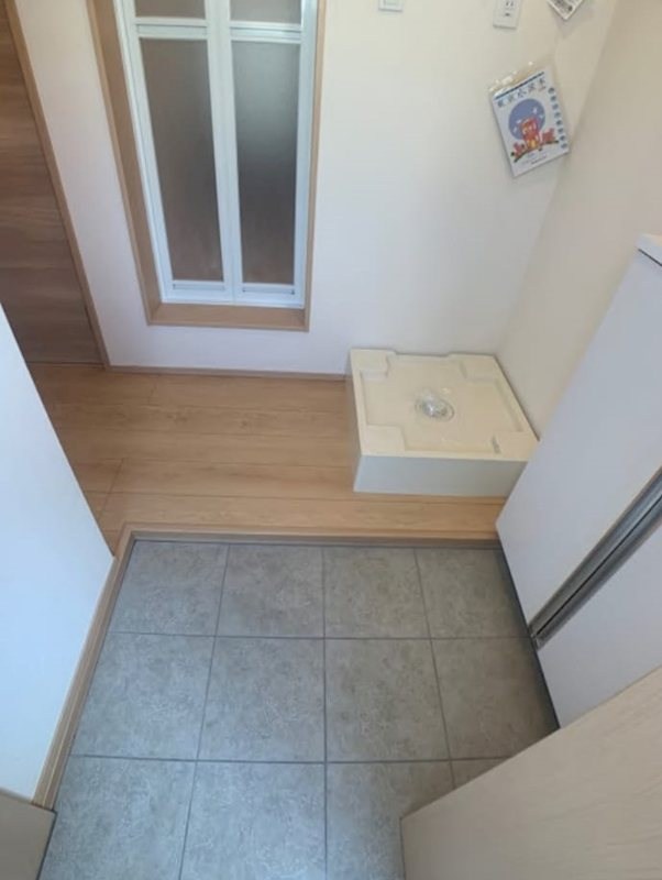 チャルテ梅島 玄関