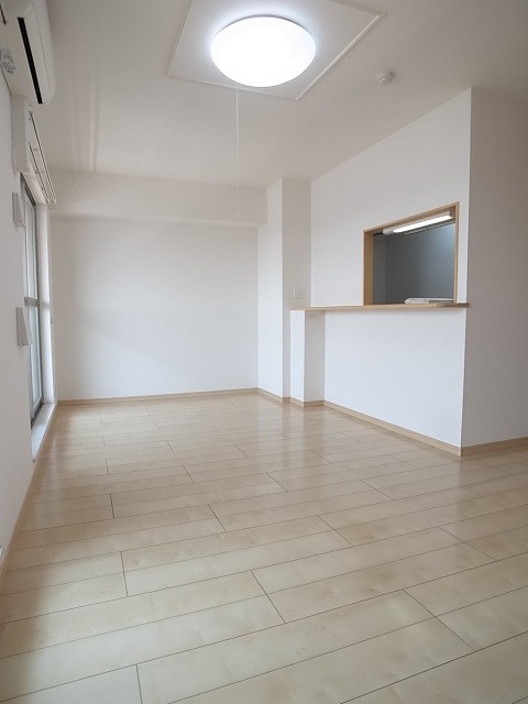 グローブ・アマランス  リビング