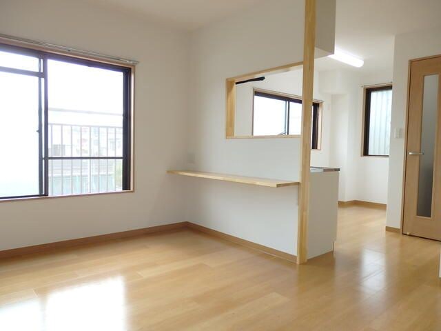 第2ハイツ石山 リビング