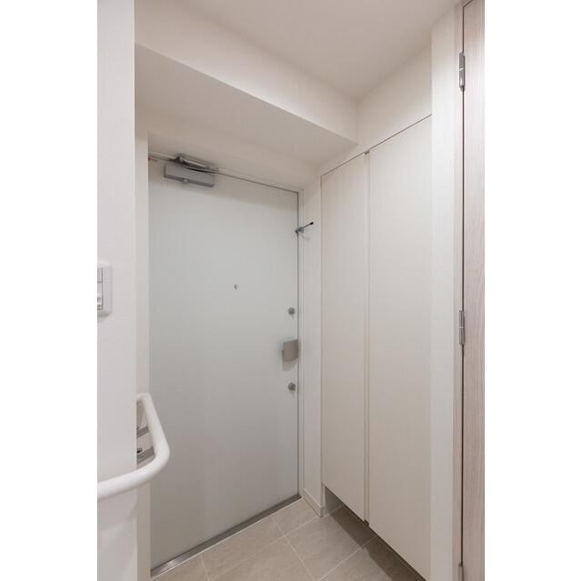 コンフォリア・リヴ西葛西 玄関