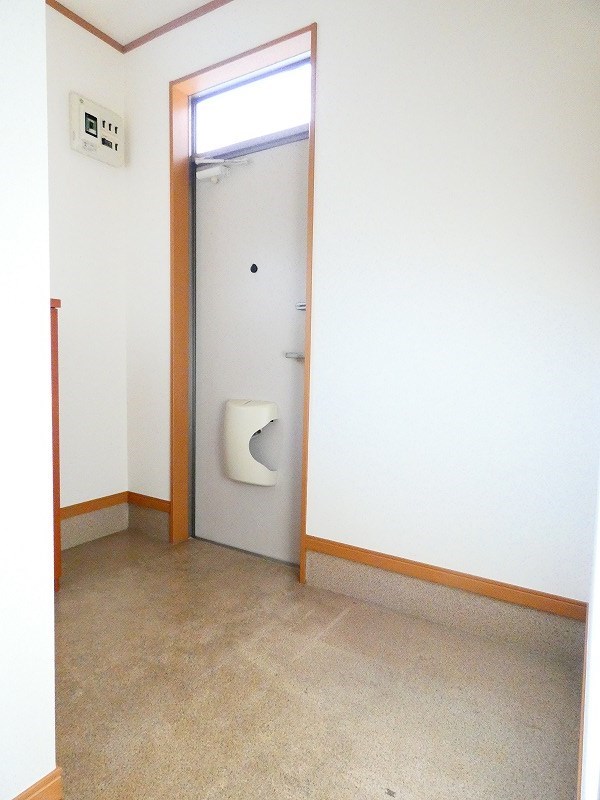 スターコーポS 玄関