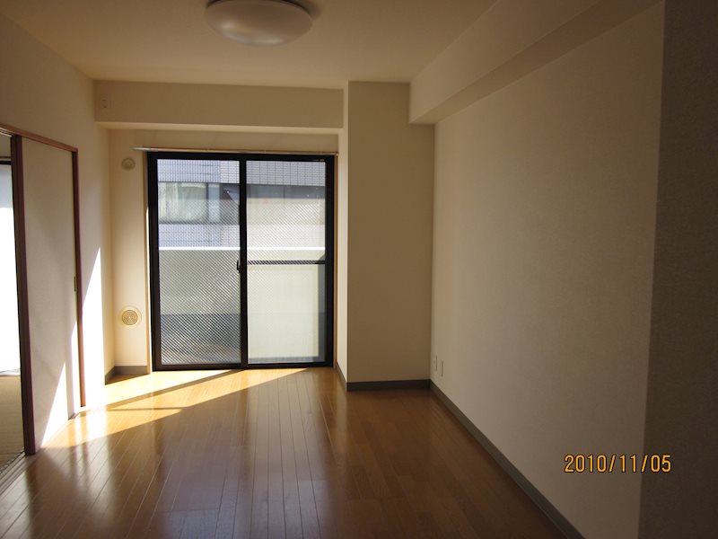 大津ビル リビング