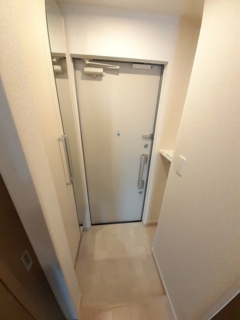 ラリュール 玄関