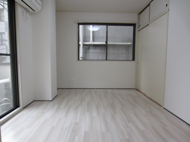 フェリシアイズミ ベッドルーム