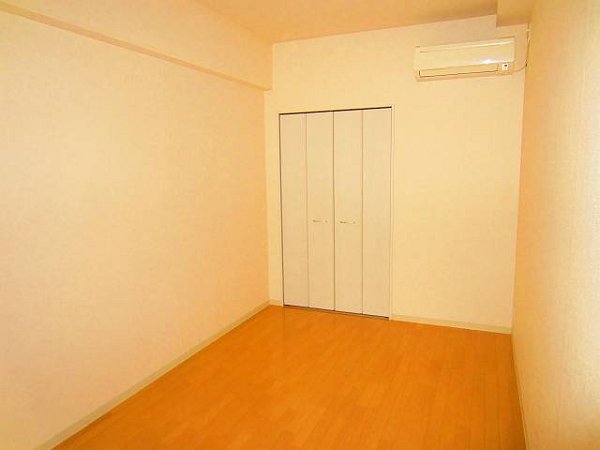 ウィステリアート ベッドルーム