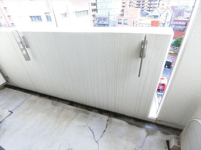 ウィステリアート ベランダ