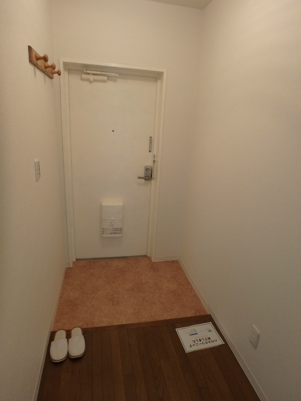 アロー一之江48番館 玄関
