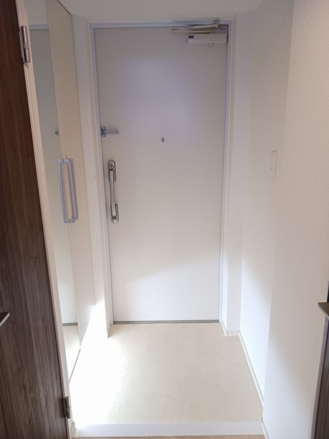 ラッフィナート　アロッジオ  玄関