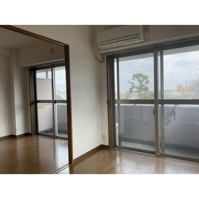 ドミールコンフォール親水公園 リビング