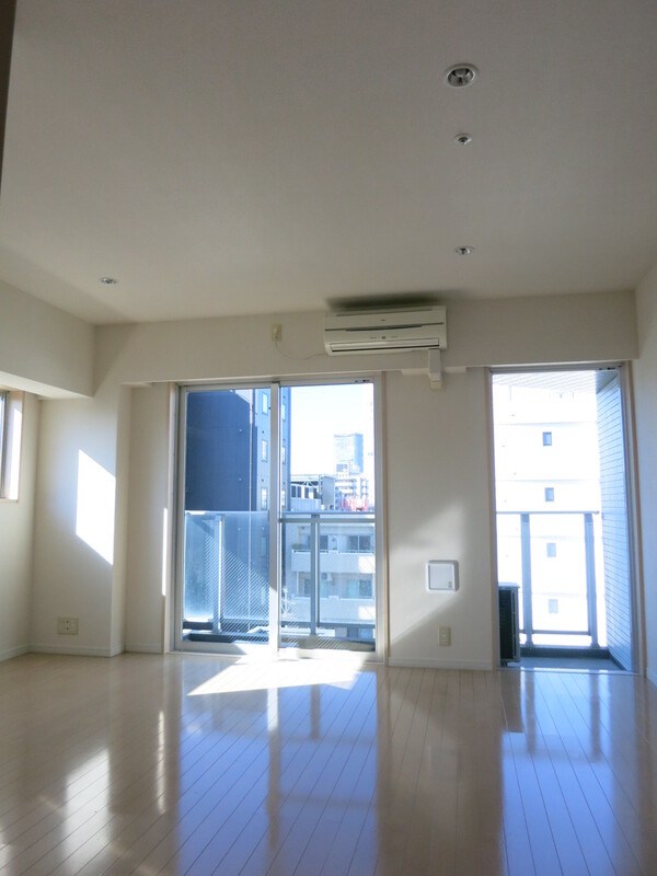 ドゥーエ新富町 リビング