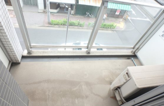 ドゥーエ新富町 ベランダ