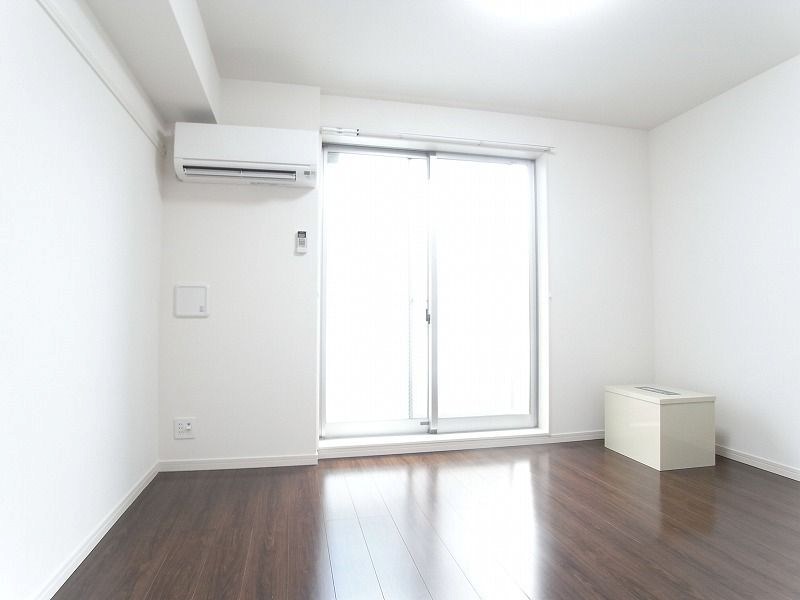 リブリ・アイリス・エンサータ リビング