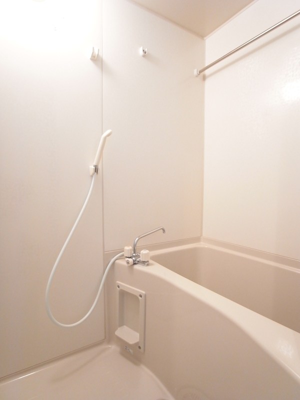 リブリ・アイリス・エンサータ 風呂画像