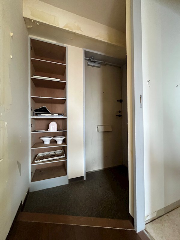 第10頼長ビル 玄関