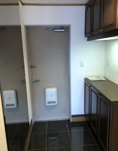 岩沢第一ビル 玄関