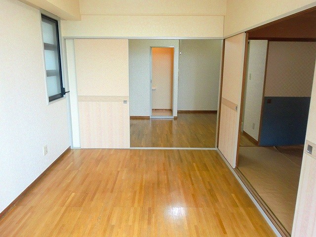 シルバースティック ベッドルーム