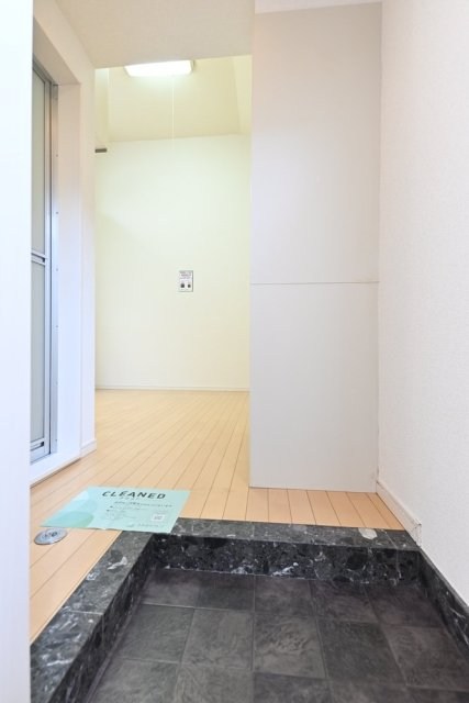 ハピネス上中里 玄関