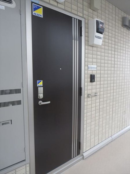 シェルハウス上中里　B 玄関