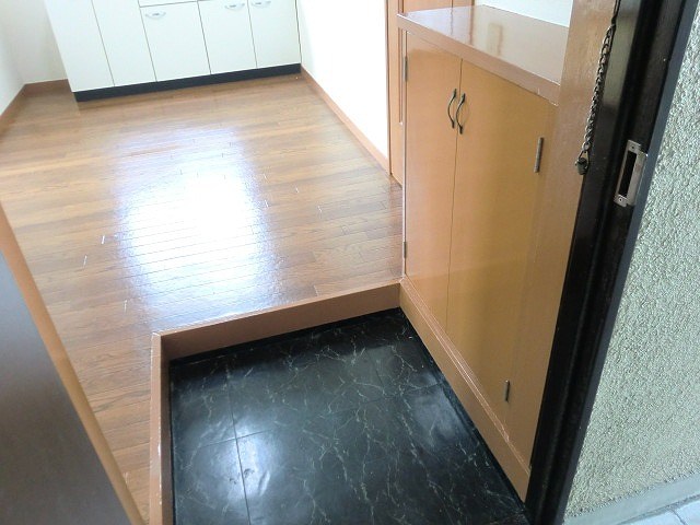 マンション萬貴 玄関