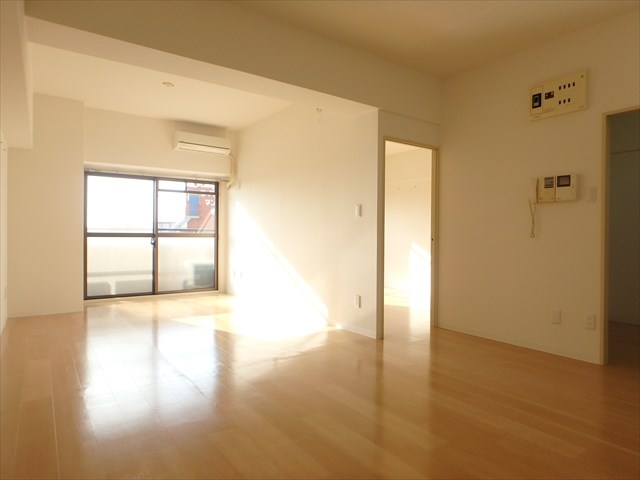 ネオ・プロミネンス リビング