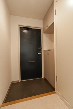 マハール駒込 玄関