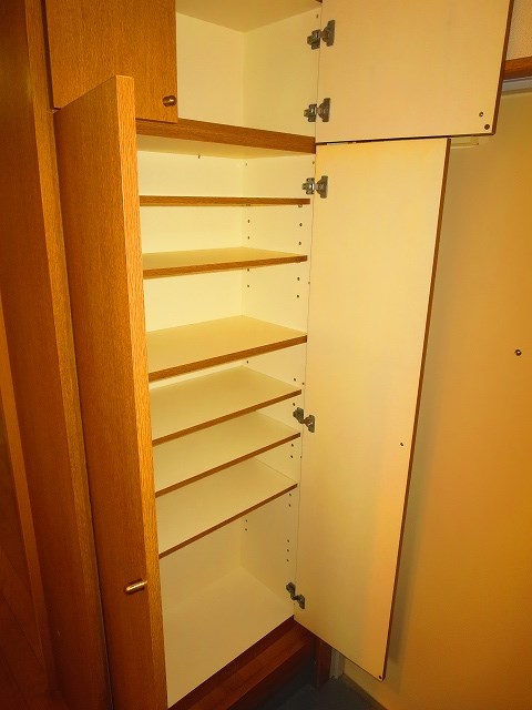 ポワール一之江 玄関