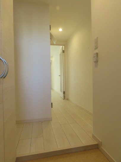 リブリ・レジデンス三ノ輪 玄関