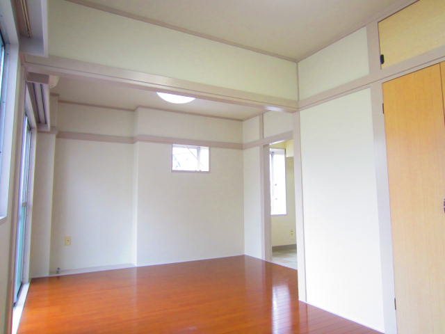 東光ホームズ リビング