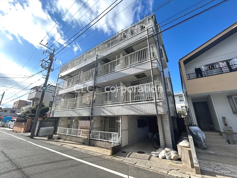 モア３ 327号室 外観