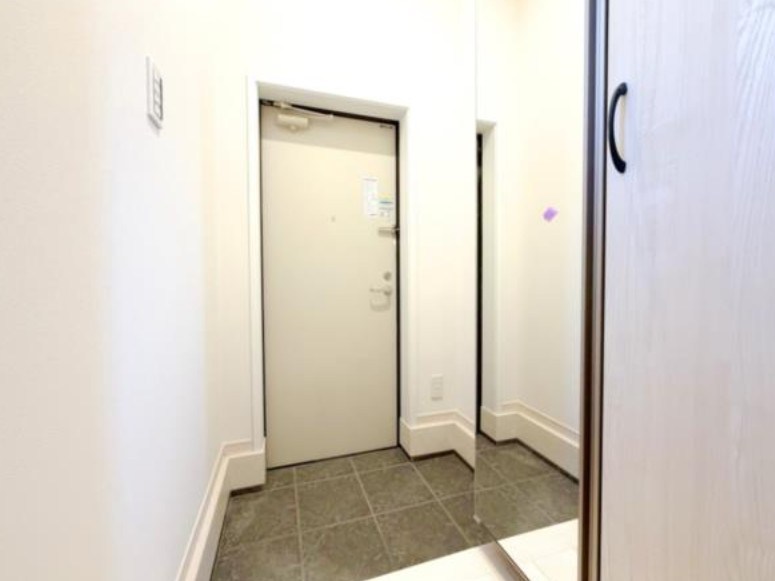 リヴィエール小町 玄関