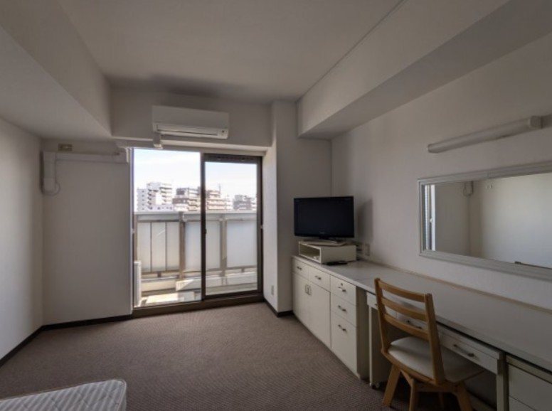 アレックス日乃本 ベッドルーム