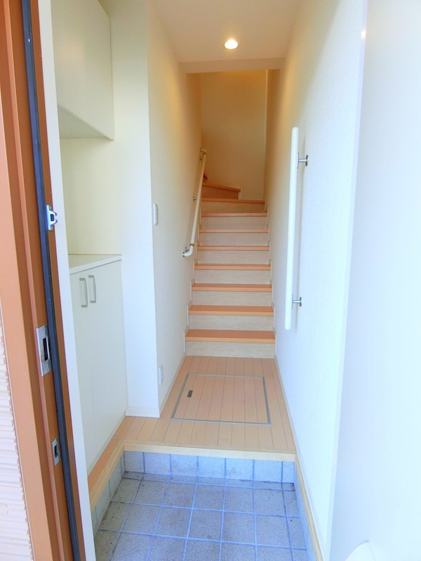 クレセオＮ 玄関