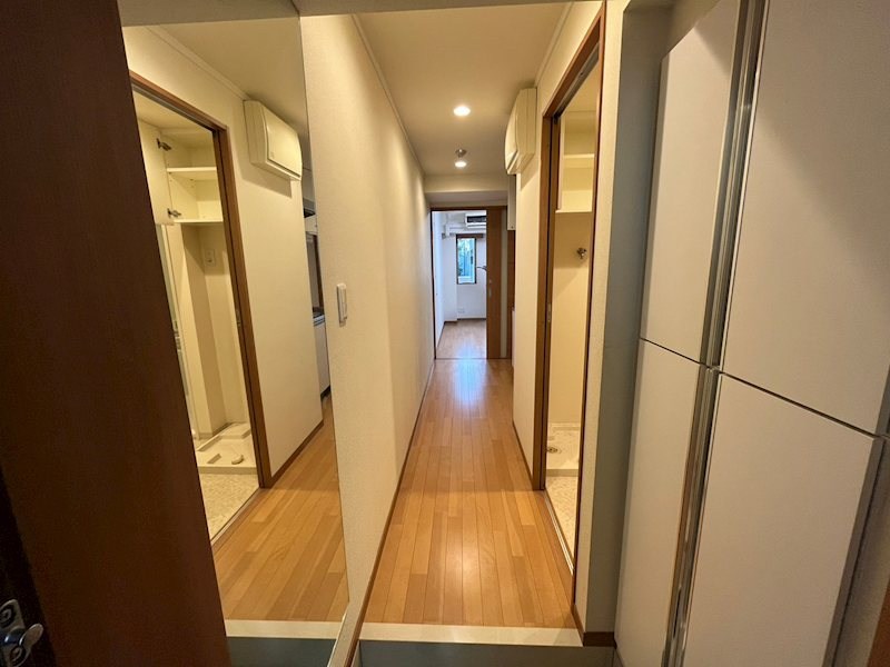 ププレ上野松が谷  玄関