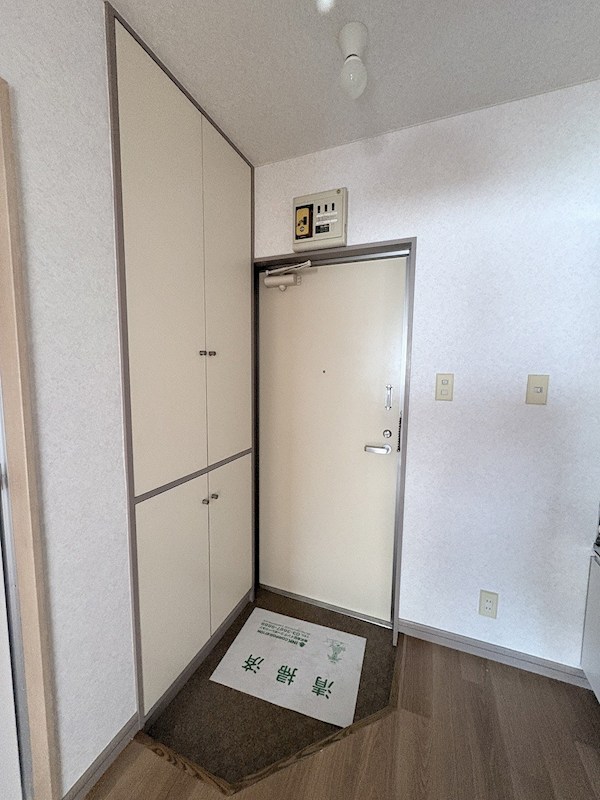 小島アパート 玄関