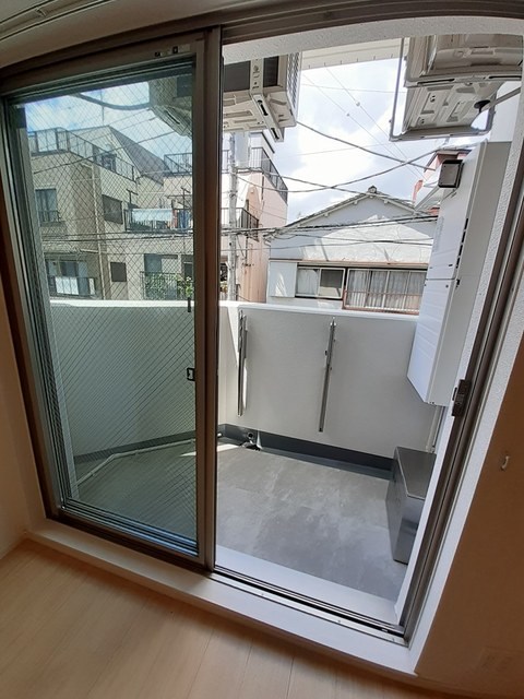 ＲＥＳＰＥＣＴ　ＯＮＥ  ベランダ