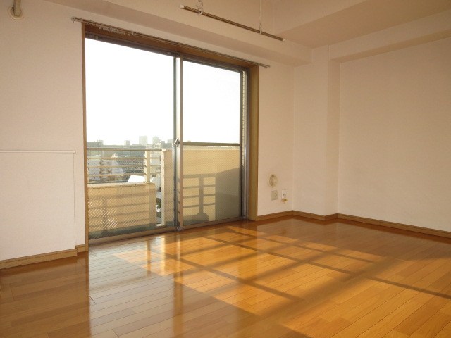 ロイヤルパーク東向島 リビング