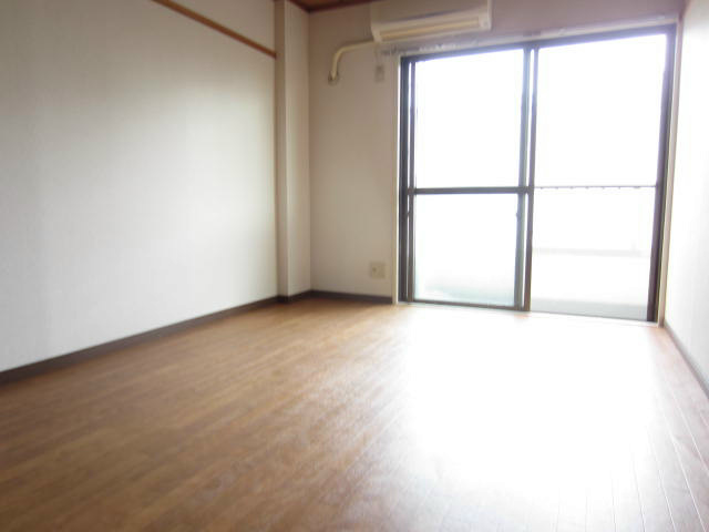 ホワイトメゾン   ベッドルーム