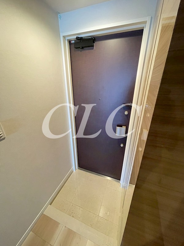 グロース千束 玄関