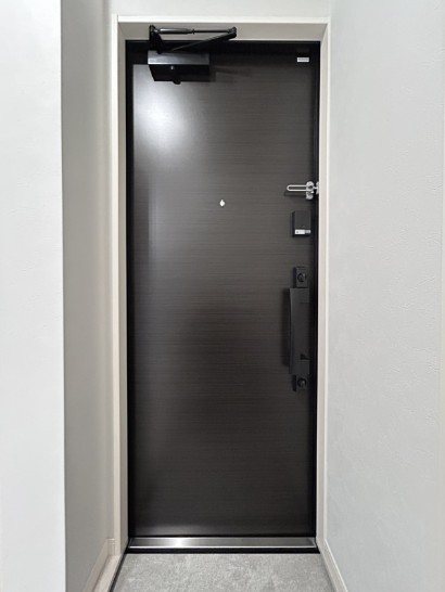 LULU西尾久 玄関