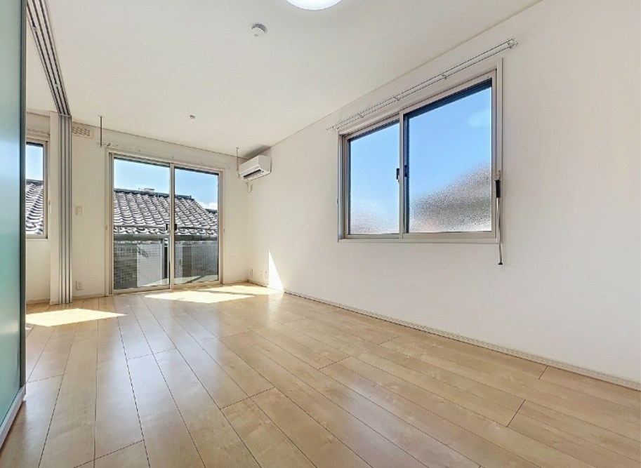 ブルー・イン・スカイ・シティ リビング